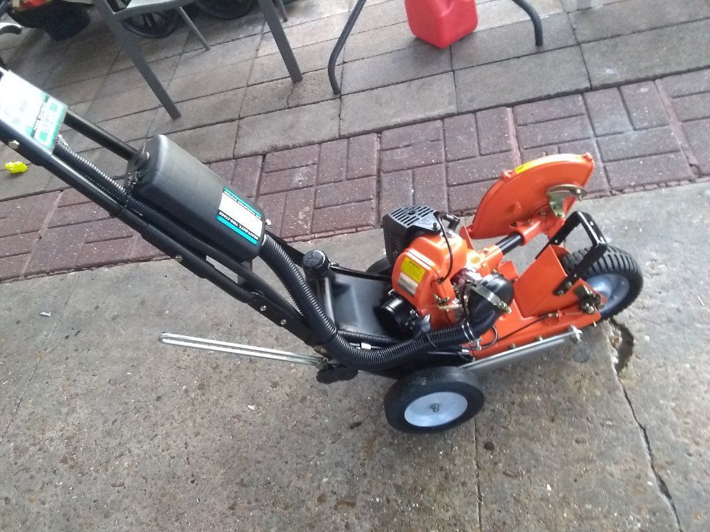 Tanaka 600 commercial edger