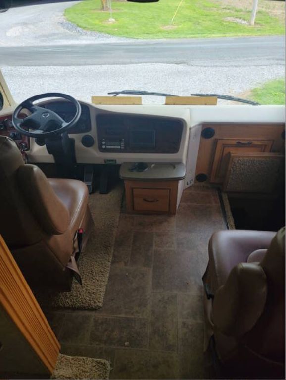 Previously owned - 2011 COACHMEN SPORTSCOACH CC390TS