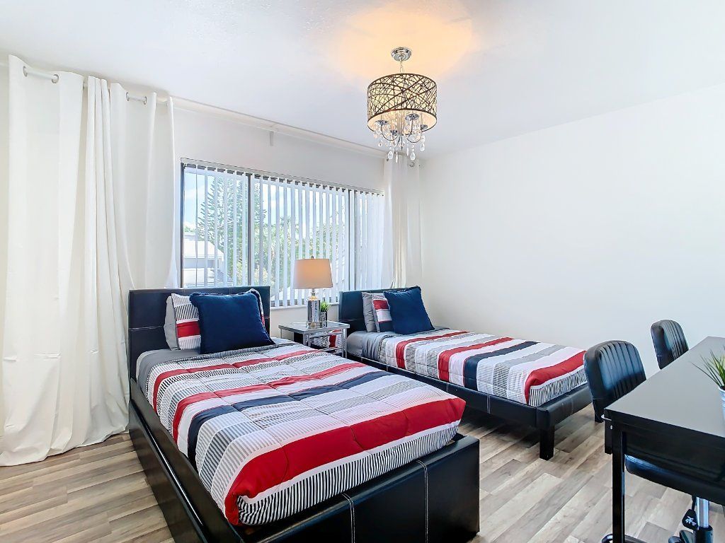 BEAUTIFUL TOWNHOUSE IN ORLANDO, FULLY FURNISHED & EQUIPPED!