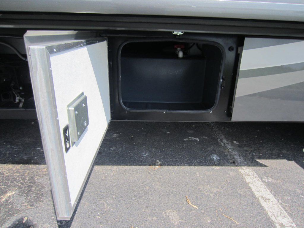 2015 Fleetwood Storm 30L