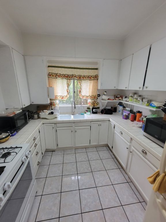 2 homes in a lot for sale in Ontario CA