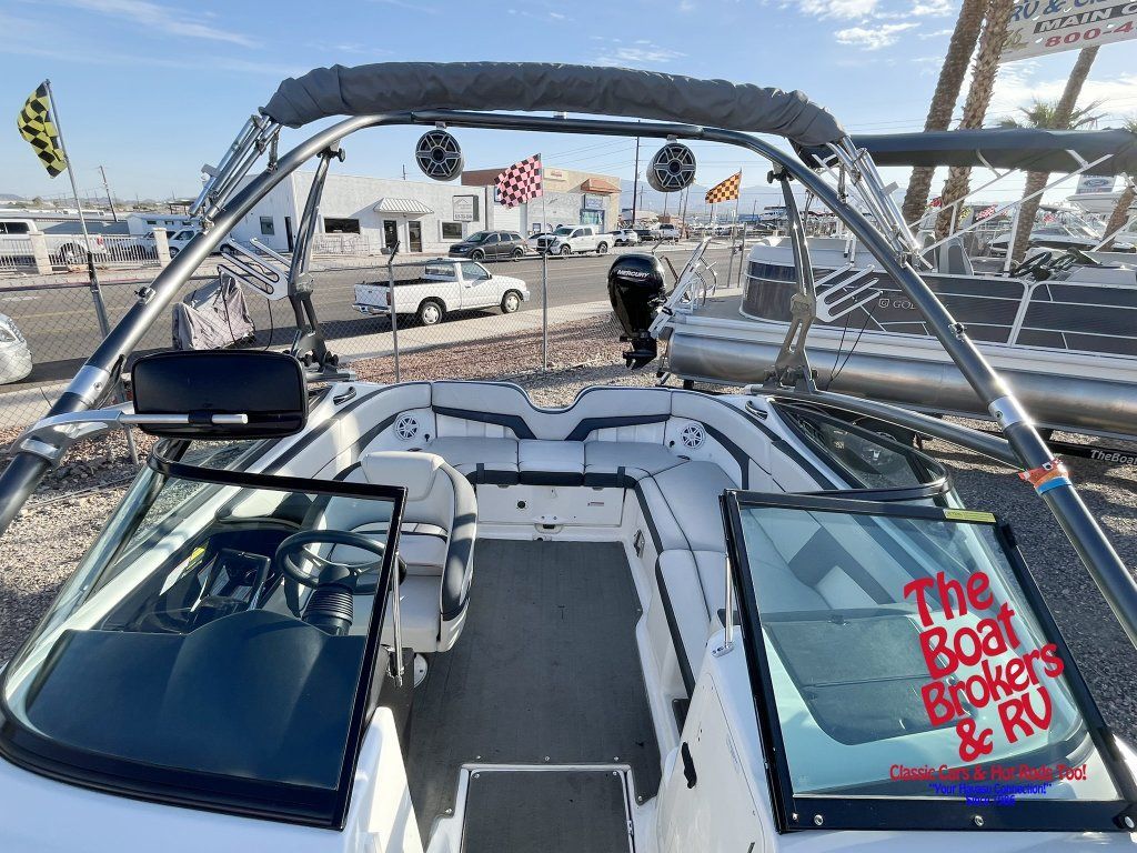 2014 YAMAHA SX212 JET BOAT