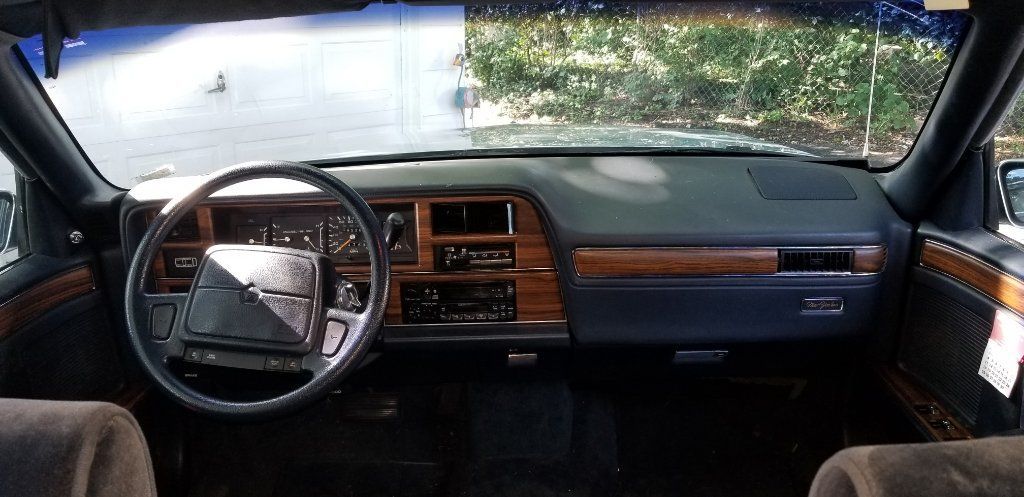 1991 Chrysler New Yorker Salon
