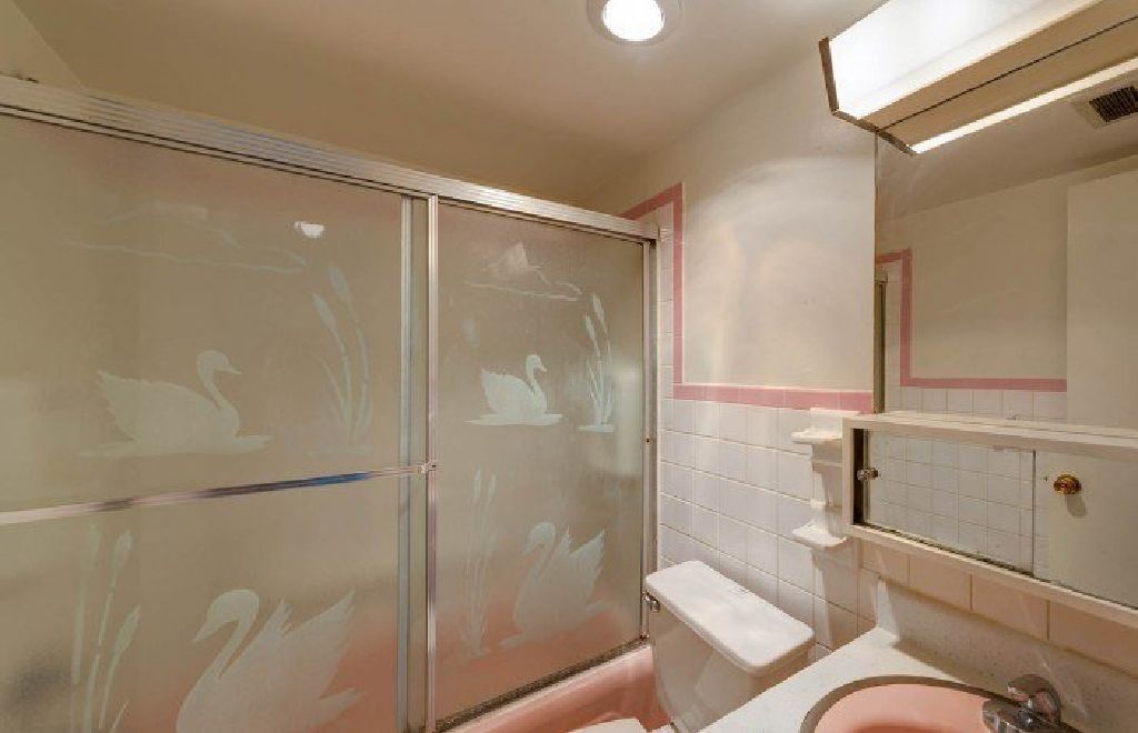 Apartment @ Parkway Plaza