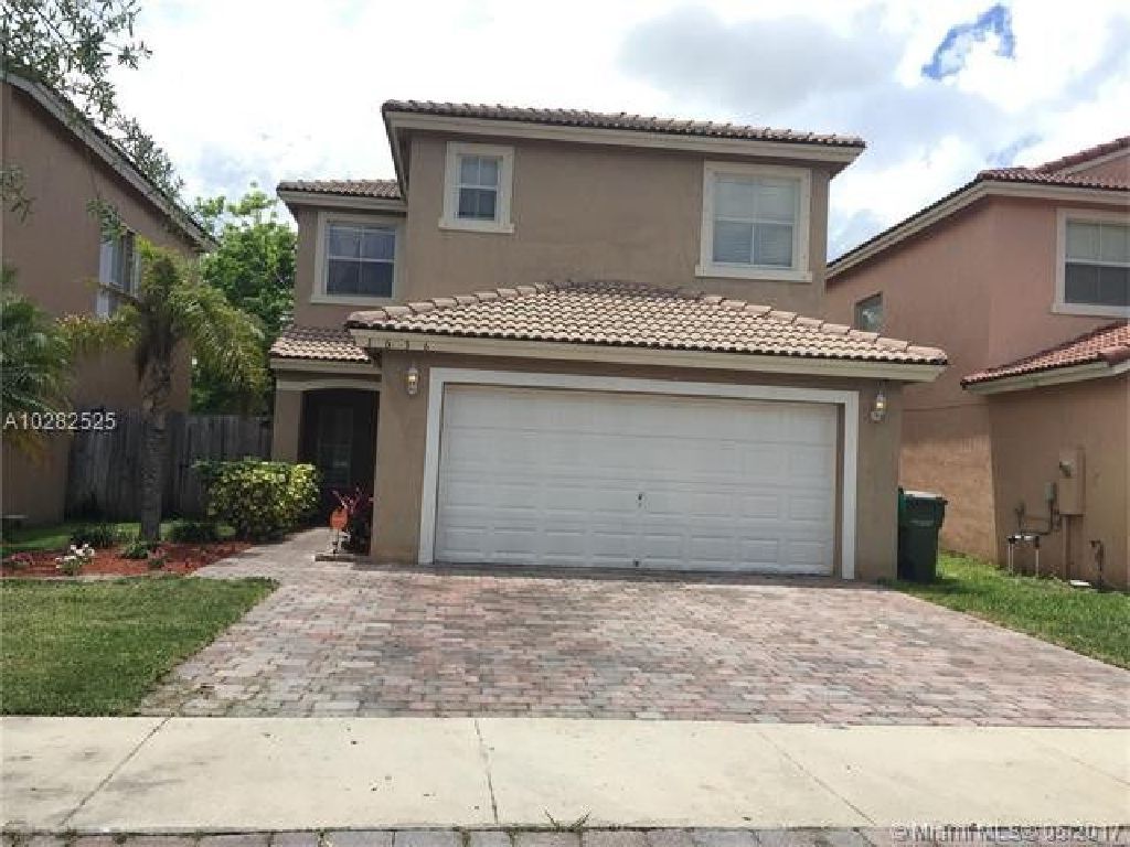 Beautiful 4 bedroom 2 bath Home in Shores at Keys Gate!