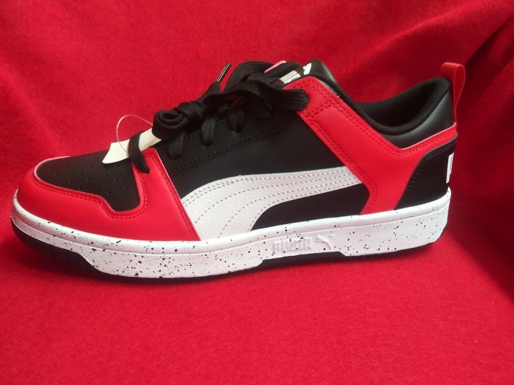 CarmensBooth66 Pensacola Fl  SNEAKERS WEEKEND SALE ENDS 8-1 TW FLEA MARKET