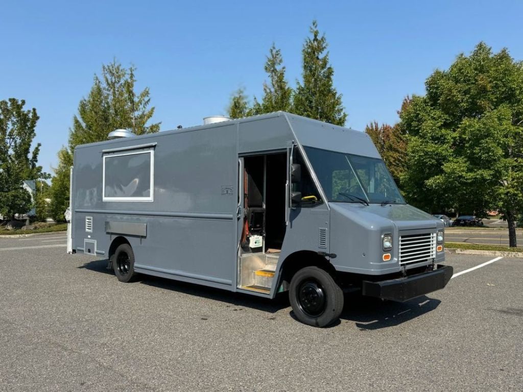 2017 Freightliner step van FOOD TRUCK Class IV Kitchen