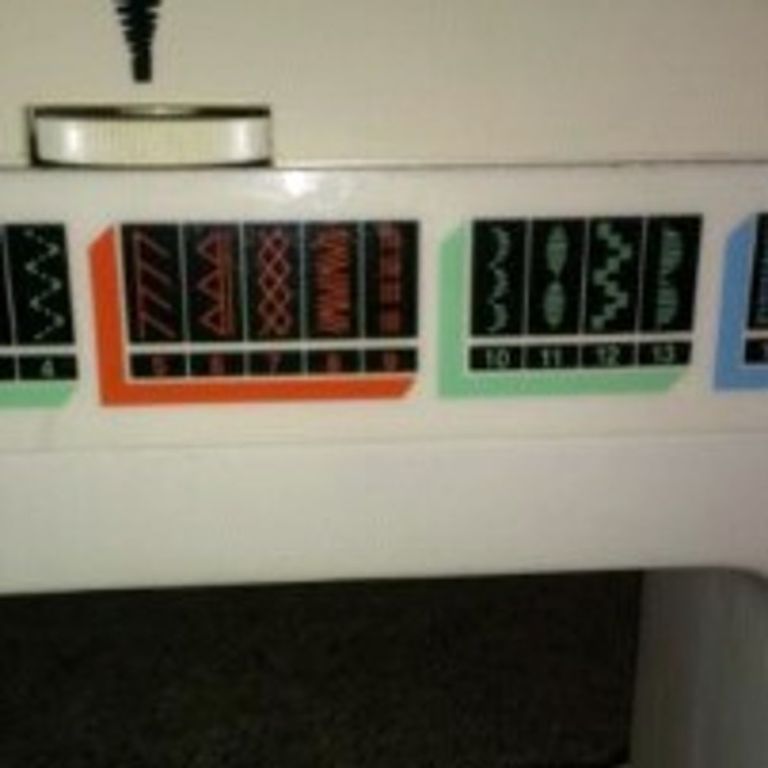 2 SEWING MACHINES 65$ BOTH GREAT DEAL