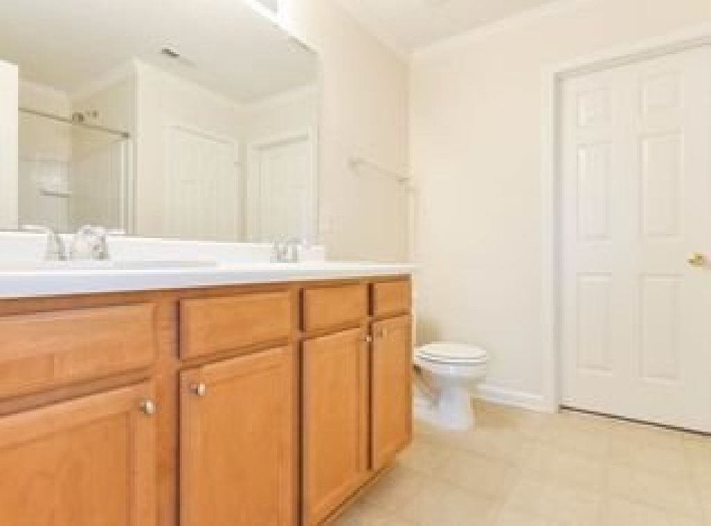 Spacious Single Family Home for rent 3 beds 2.5 baths