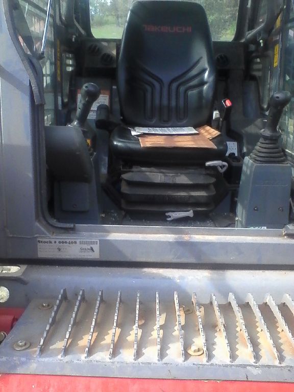 ALMOST new Takeuchi tl8 track Skidsteer