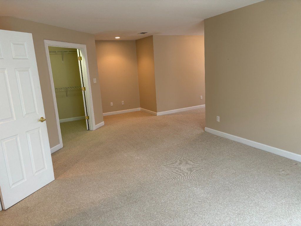3 bdr, 3 baths, 2 car garage, deck, patio located in Paducah Kentucky