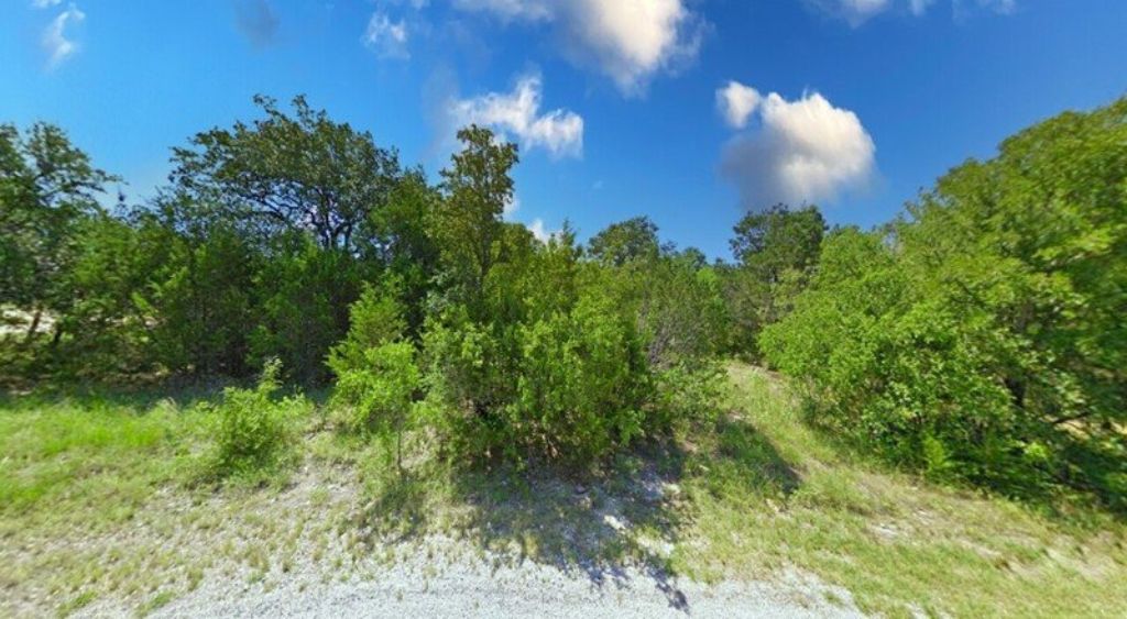 Land Heaven: Find Your Peace of Mind in Comanche Cove - 913 Guadalupe River Dr Granbury TX 76048
