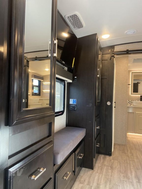 2023 Jayco Pinnacle 38FLGS Fifth Wheel For Sale In Live Oak, Florida 32064