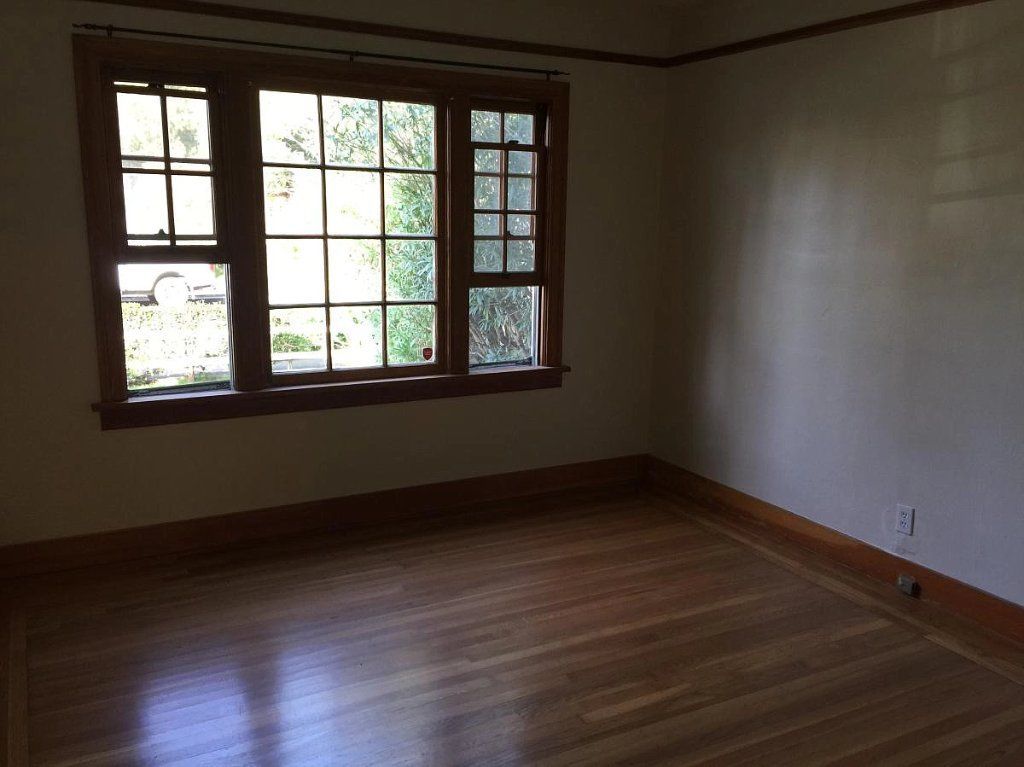 Home in Professorville area, charming SFH. 1250 sq ft. 2B+/1B.