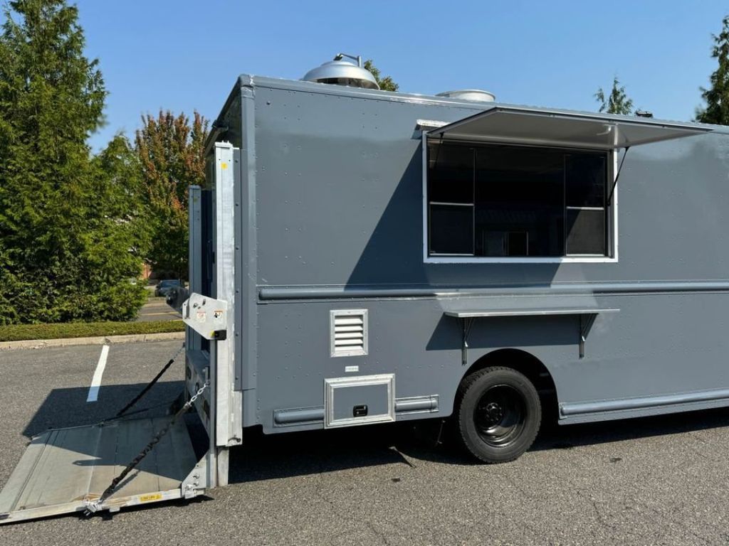2017 Freightliner step van FOOD TRUCK Class IV Kitchen