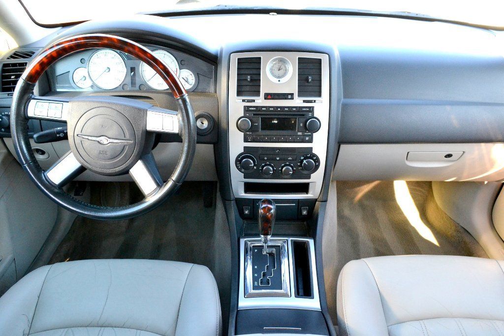 2006 Chrysler 300C HEMI CLEAN CARFAX  WARRANTY INCLUDED