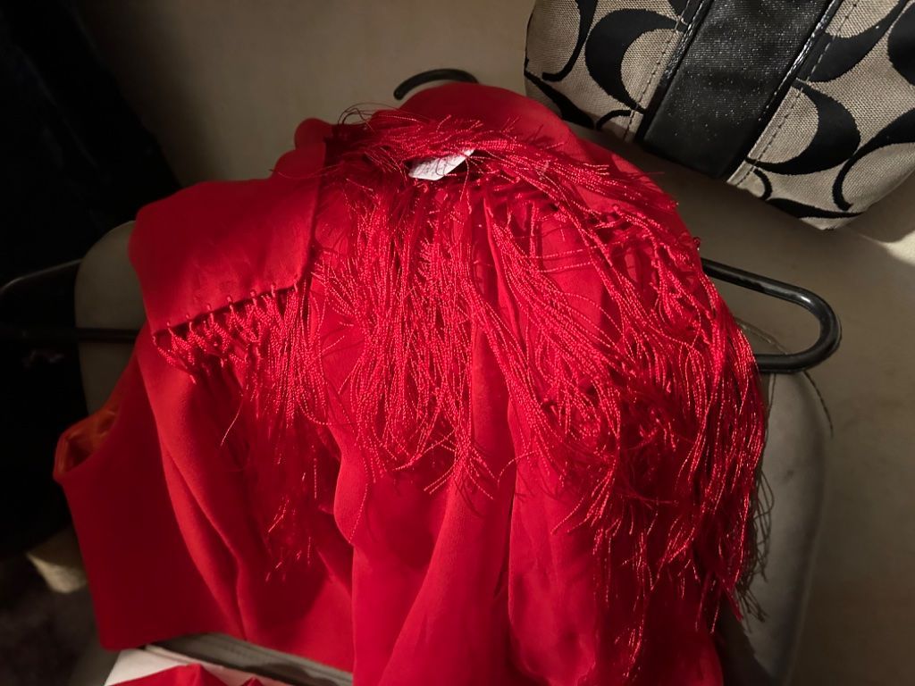 Beautiful size 4 stunning 2 piece red nice