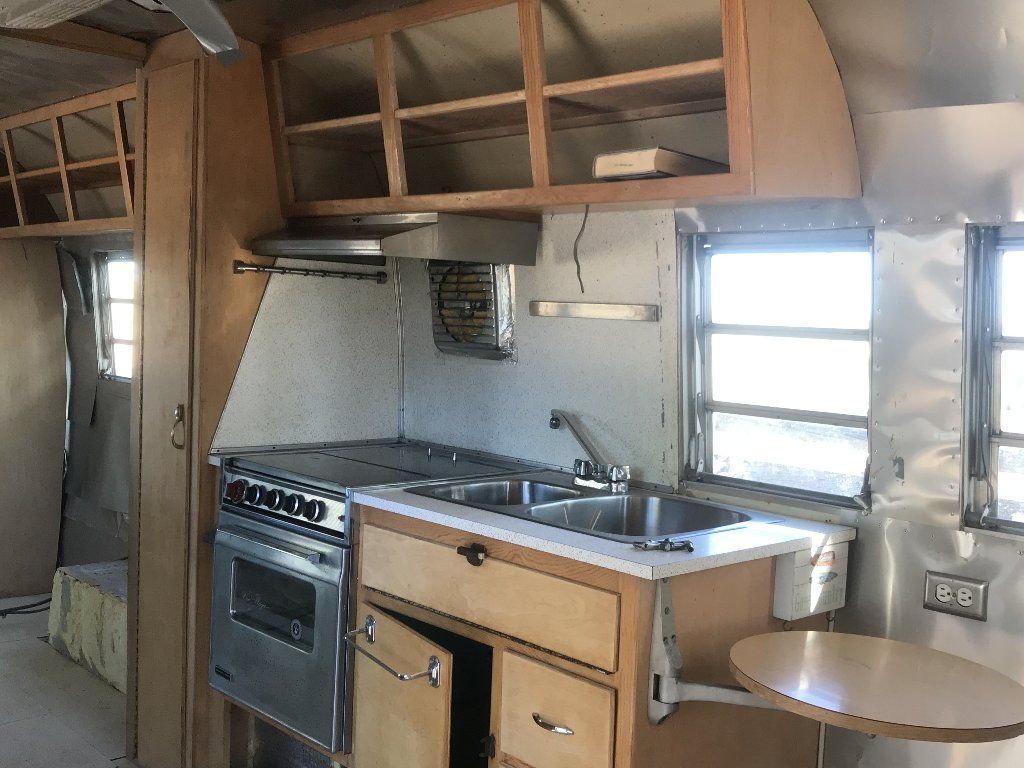 1967 Avion Holiday Edition