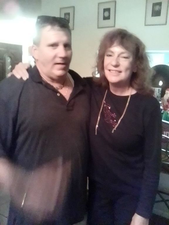 House cleaning/Painting/Powerwashing/handyman couple