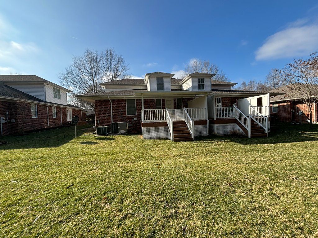 3 bdr, 3 baths, 2 car garage, deck, patio located in Paducah Kentucky