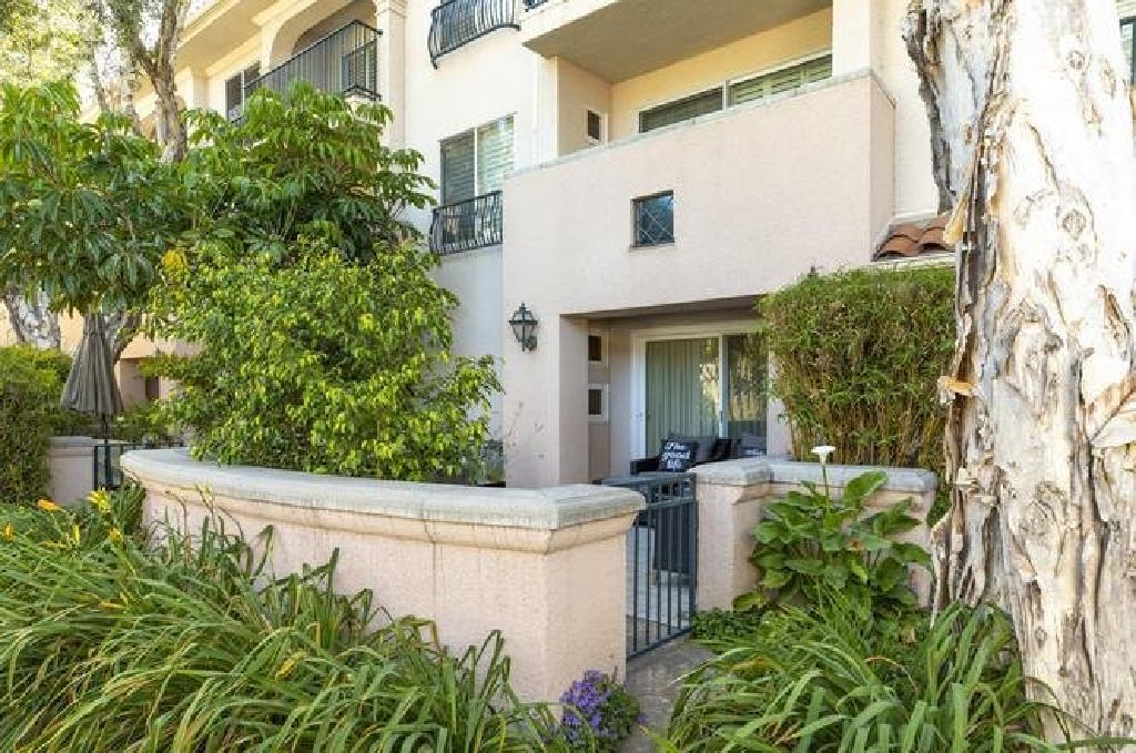 Beautifully remodeled ground level studio in the famed El Escorial condos at East Beach!