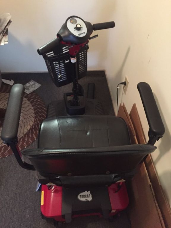 Mobility scooter bobcat 3 wheeler with tilt wheels