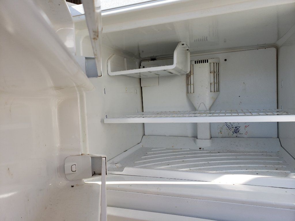 FREE  Giving away Sears Kenmore frost-free frig