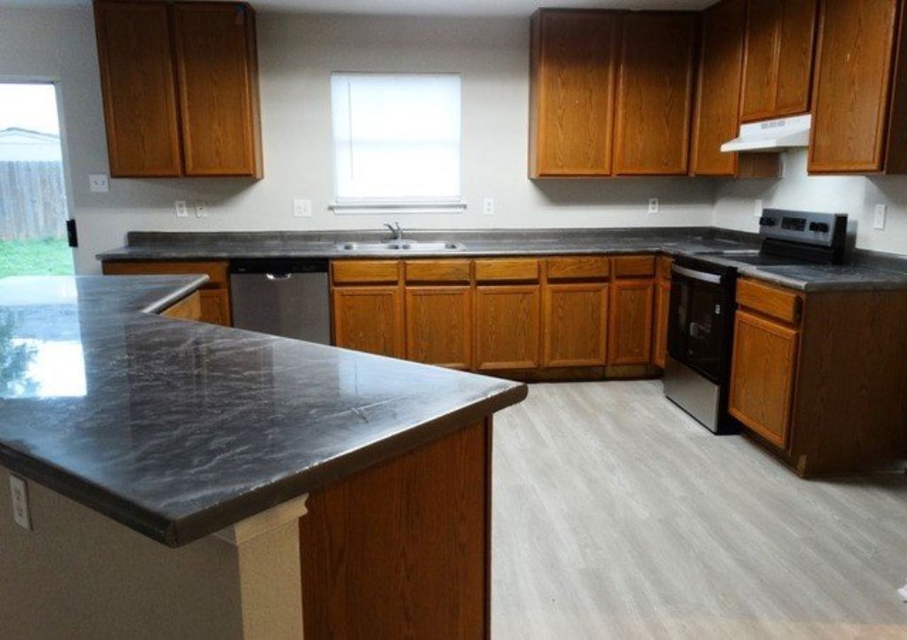 10619 Barbwire Pass - Home For Rent 4/2.5/2 in San Antonio. TX 78254