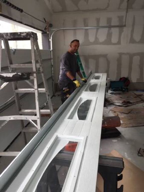GARAGE DOOR REPAIR AND INSTALLATION SERVICES/ OPENERS/DOORS/SPRINGS/CABLES-AND MORE☎️US TODAY