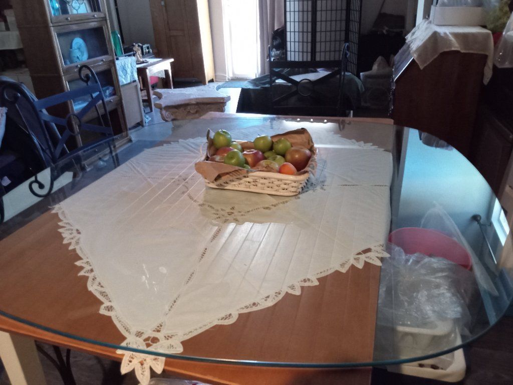 HEAVY GLASS TOP ROUND TABLE & CHAIRS