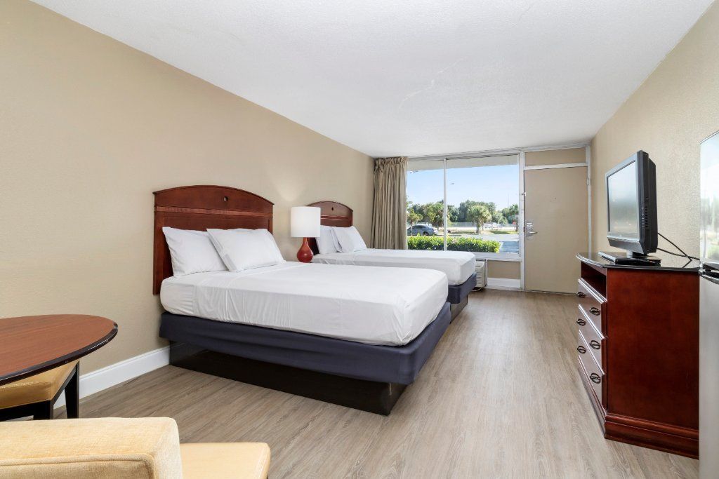 A-P-T Suites Lakeland - Low Weekly & Monthly Rates w/Utilities!!