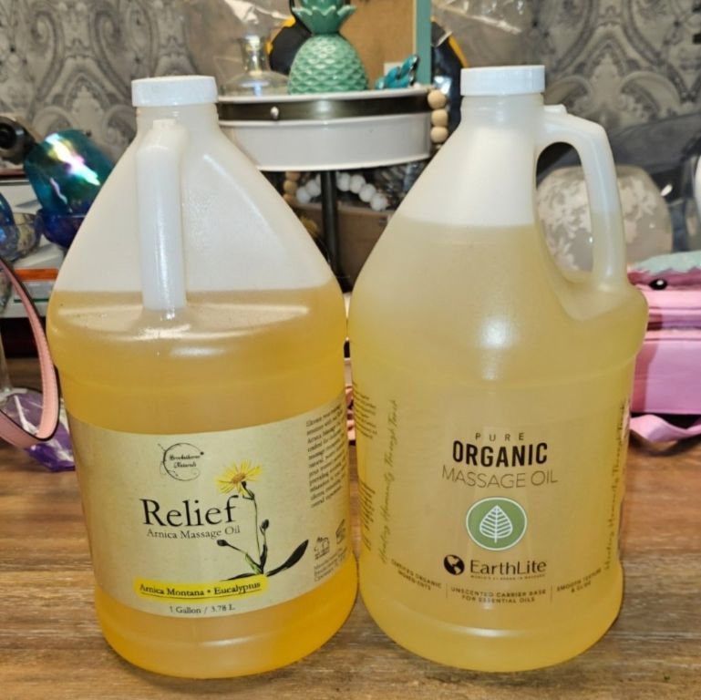 COME GET A 3-HOUR HOT STONE massage ON YOUR BODY ON THIS SNOWY DAY TO STAY WARM AND RELAX!