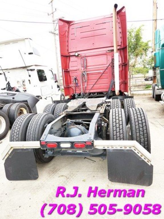 2016 Volvo Tandem Sleeper