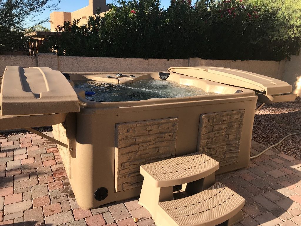 Hot Tub - Tuff Spa TT450 Platinum Model