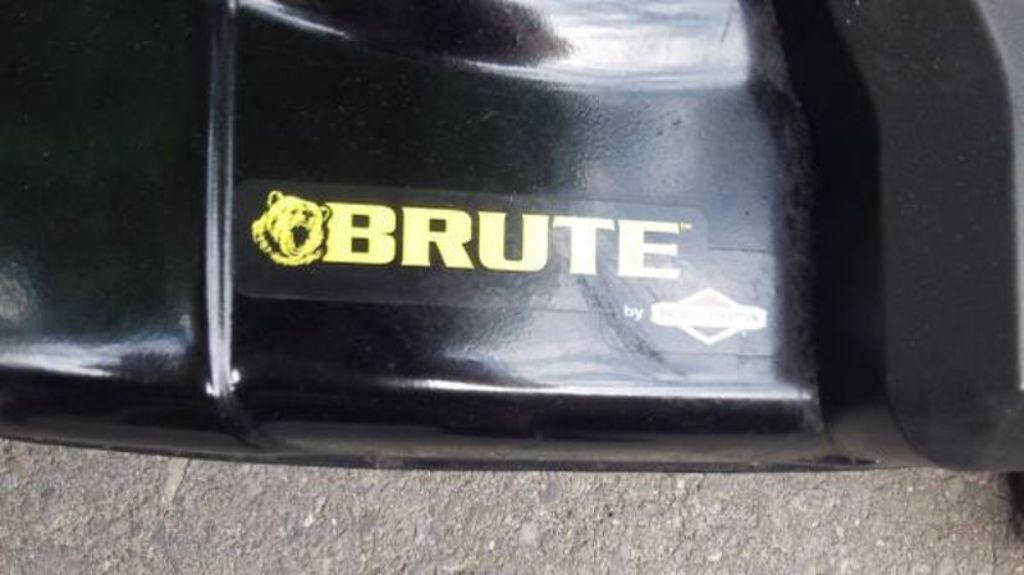 BRUTE Self propel lawn mower With bag and wash port
