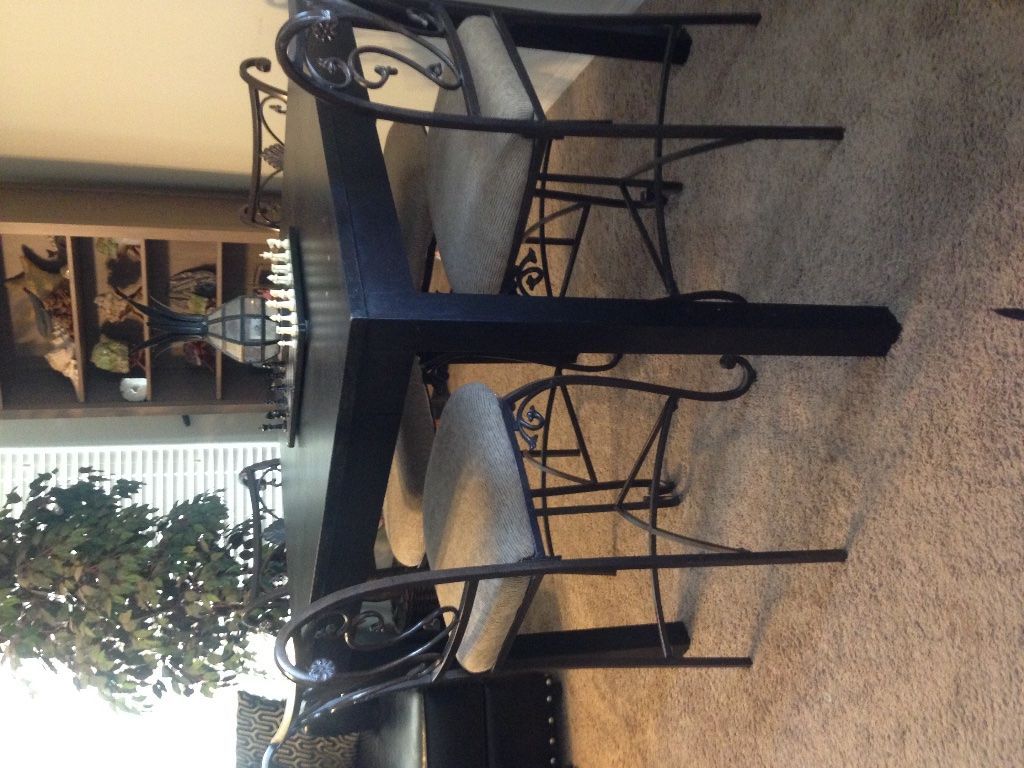 High table with 4 chairs