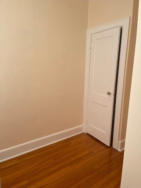 (ID#:1400653) Large 2 Bedroom 2nd Floor Apartment For Rent In College Point