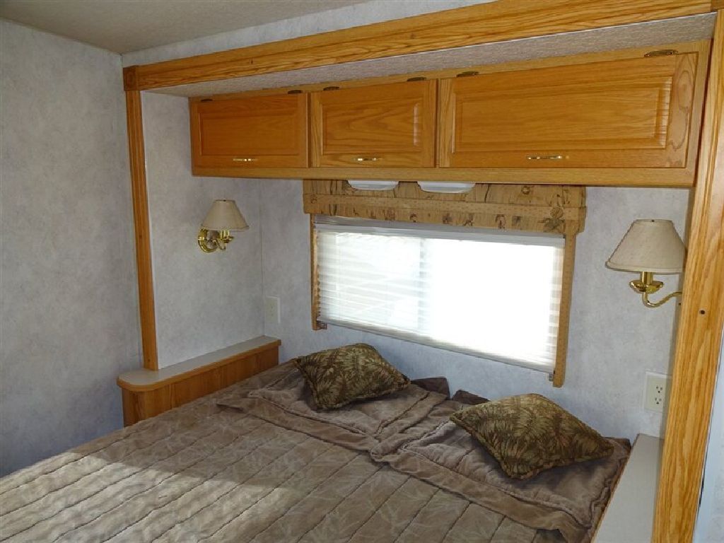 2004 Itasca Spirit 29M Motorized Class C