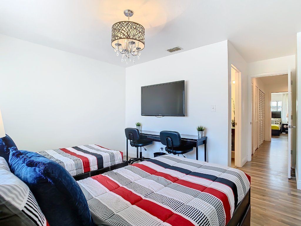 BEAUTIFUL TOWNHOUSE IN ORLANDO, FULLY FURNISHED & EQUIPPED!