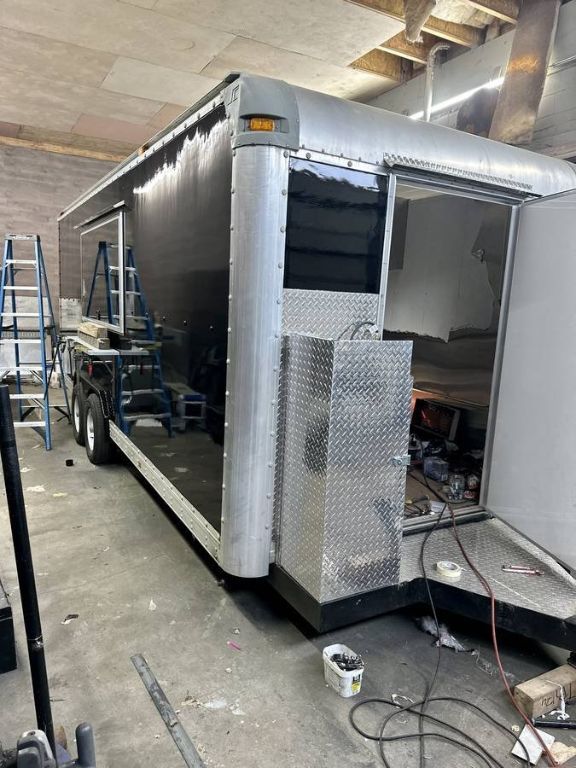 NEW MOBILE FOOD CARTS & TRUCKS