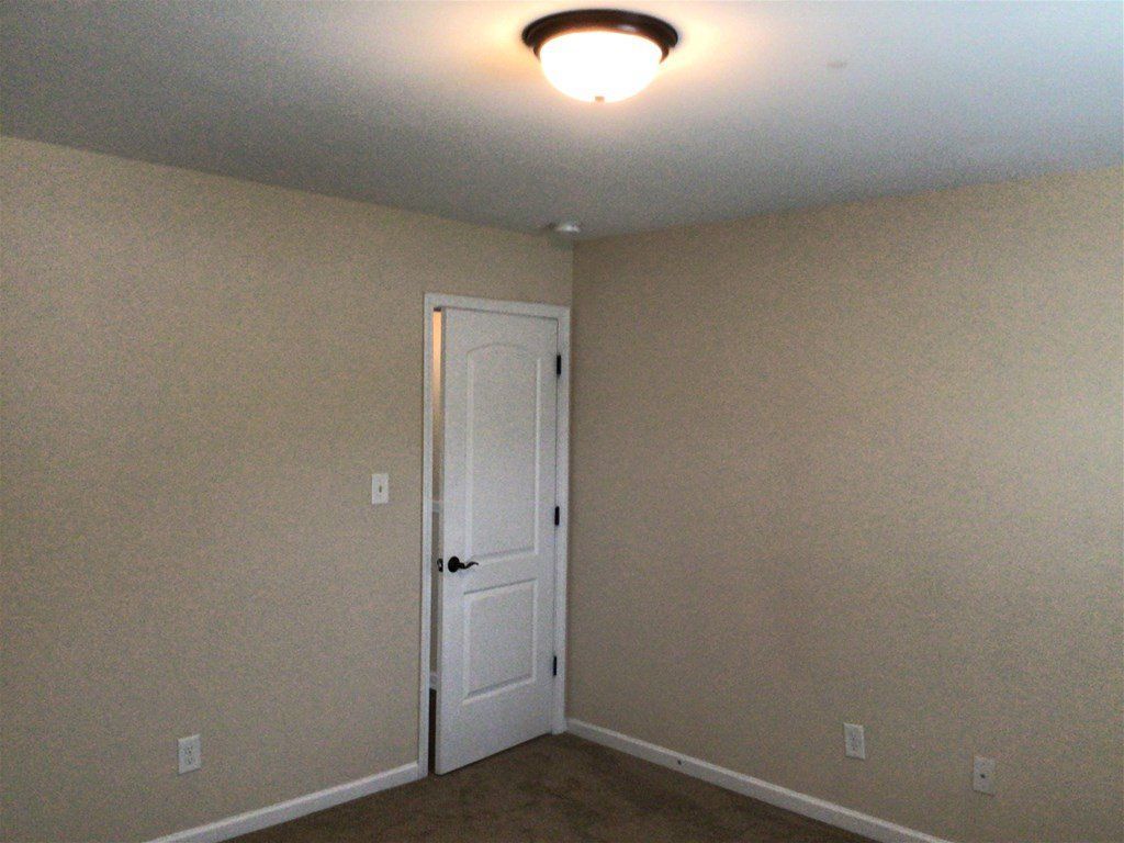 Single family home (830) 488-7163