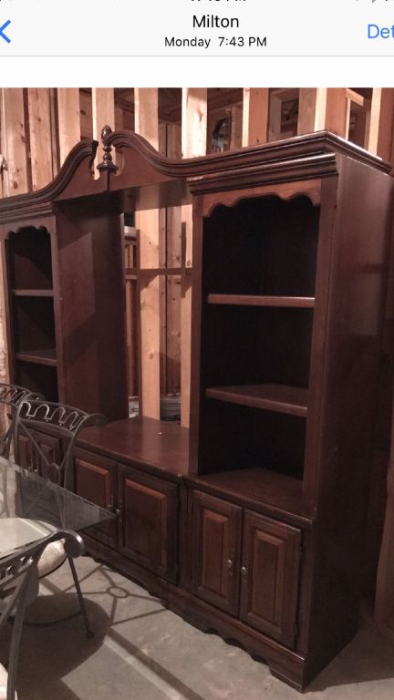 Entertainment center