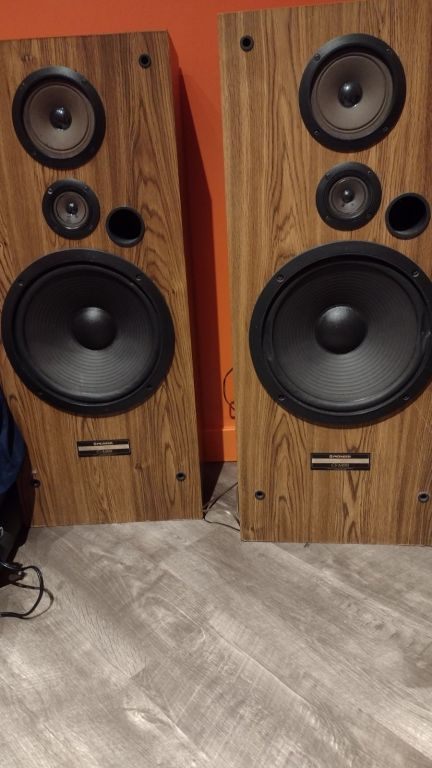 Pioneer Speakers-Receiver-Cabinet