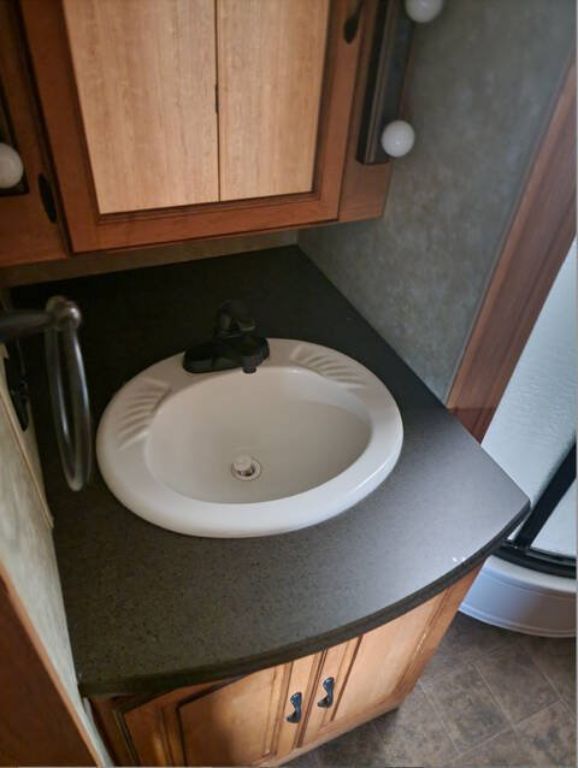 Previously owned - 2011 COACHMEN SPORTSCOACH CC390TS