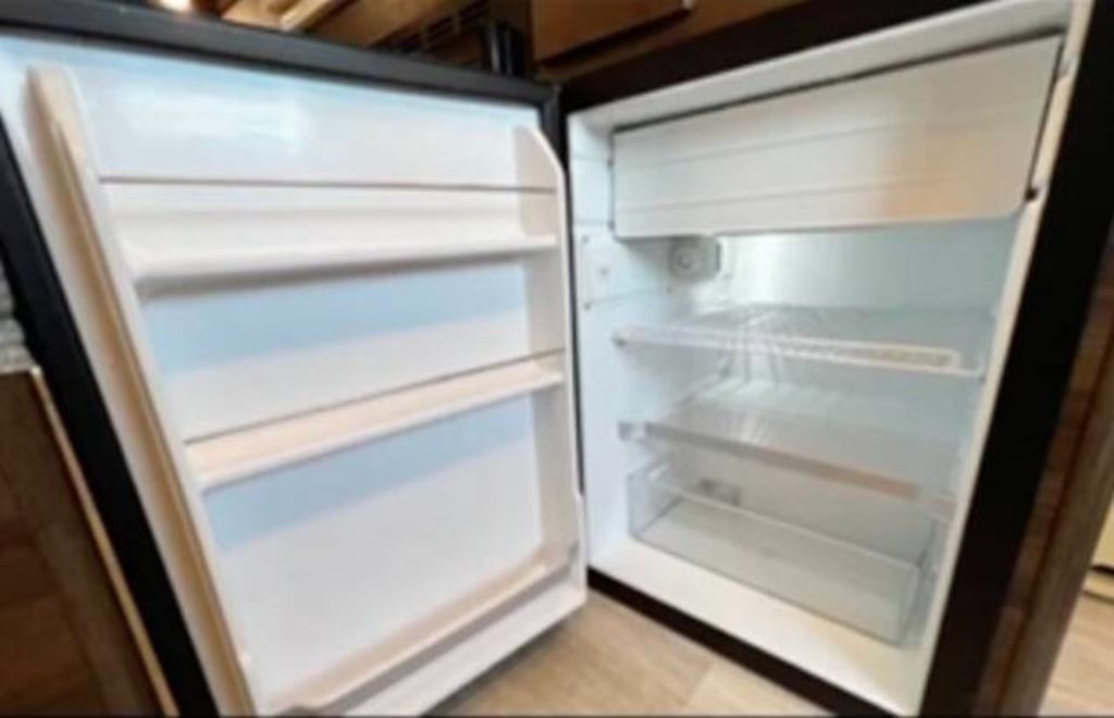 Previously owned - 2020 Winnebago Boldt K-70KL