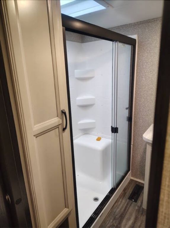 Privately owned 2023 JAYCO SEISMIC 359