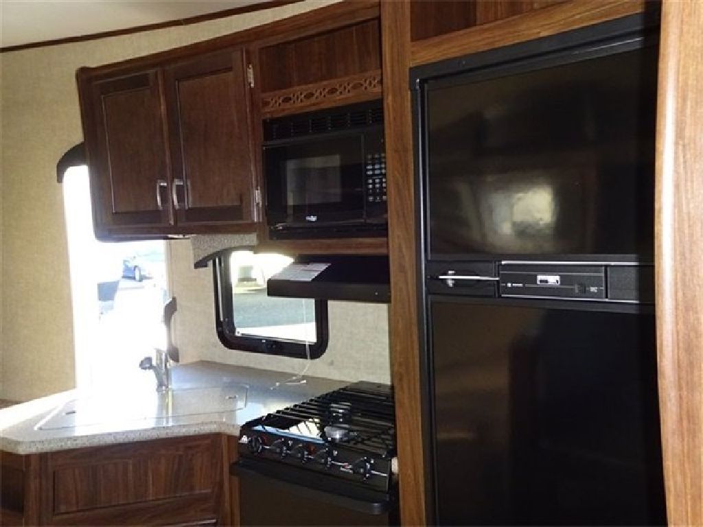 2015 Sundance 298BH Triple Slide Fifth Wheel