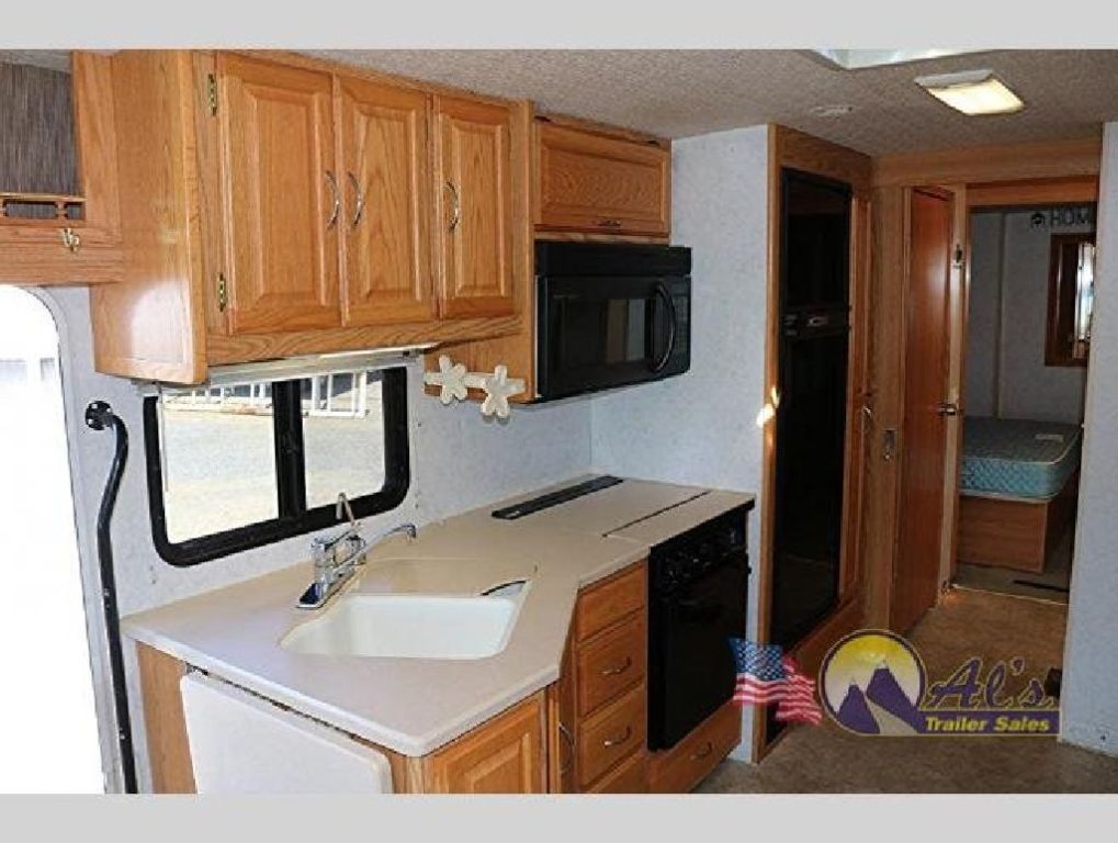 Used 2002 Winnebago ADVENTRUER 32V