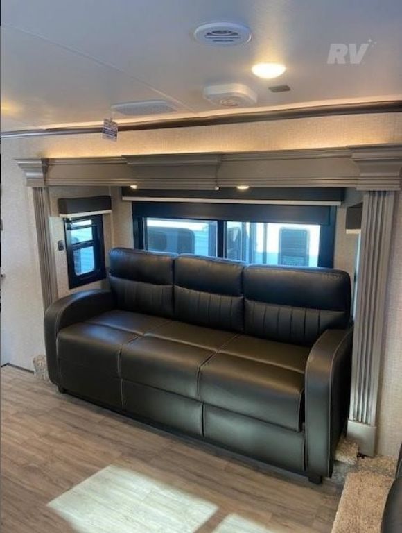 2023 Jayco Pinnacle 38FLGS Fifth Wheel For Sale In Live Oak, Florida 32064