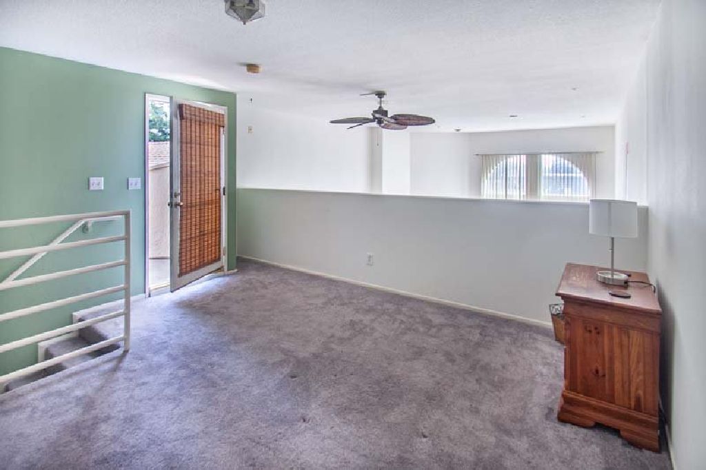 For Sale: 11044 Acama St 302 in Studio City for $625,000